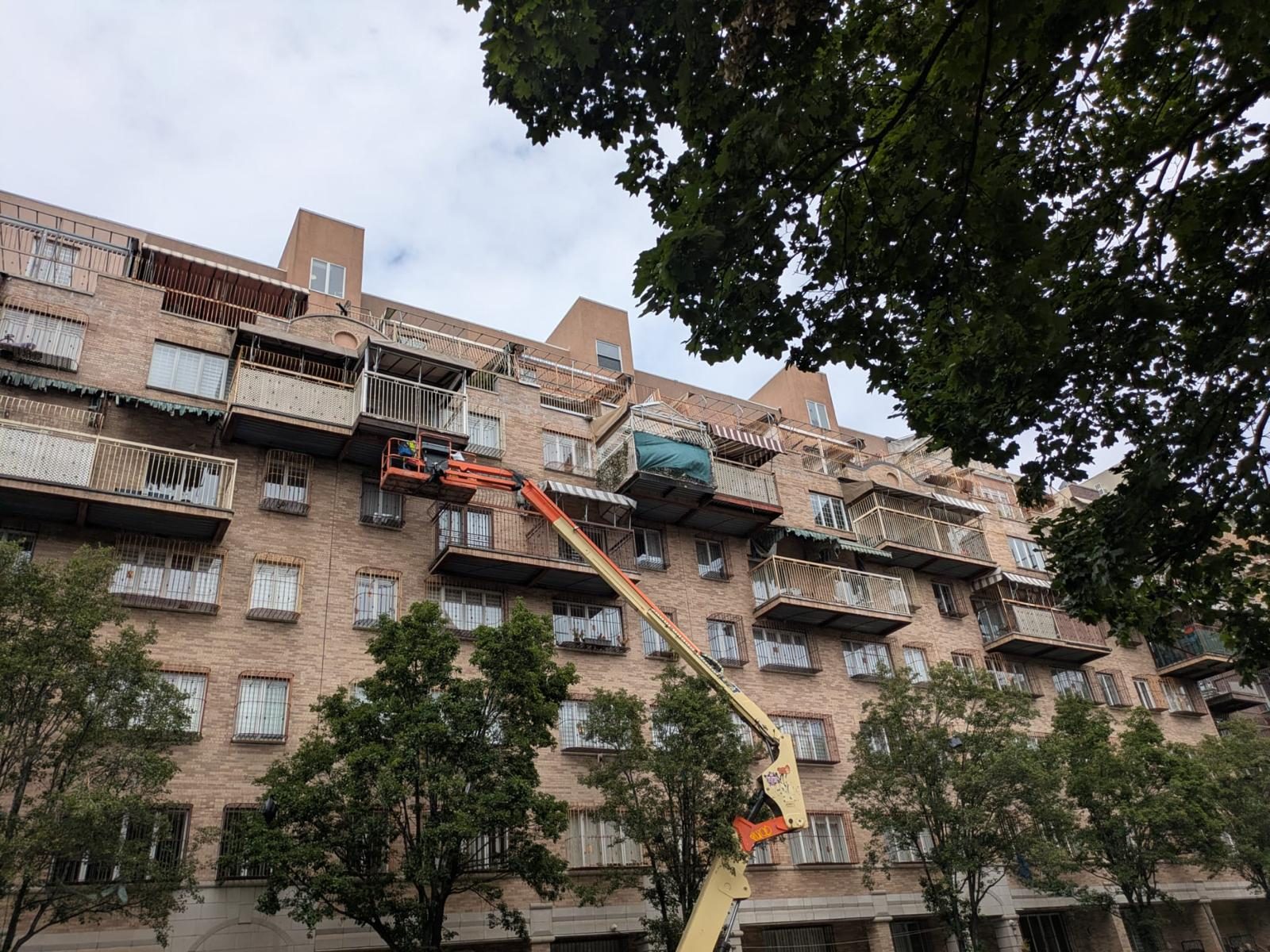 Cooperative Brick Pointing